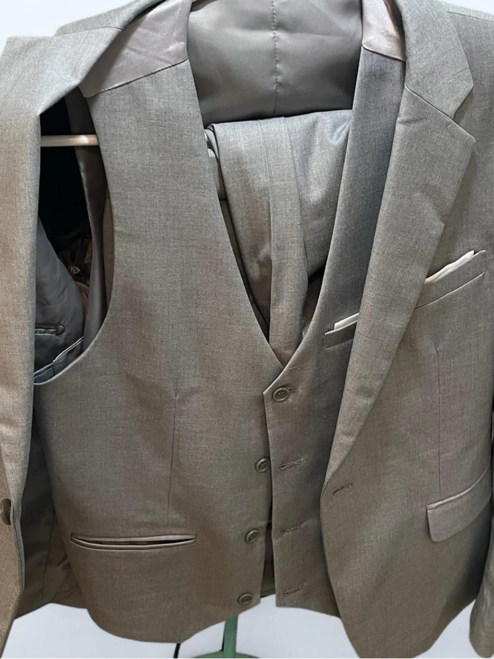 Mage Male Men’s Size Small Light Grey Formal Suit Jacket Vest Pants Slacks Set